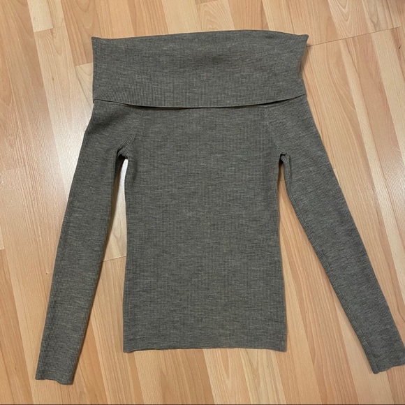 Aritzia Wilfred Croquis Off the Shoulder Sweater S - Picture 3 of 7